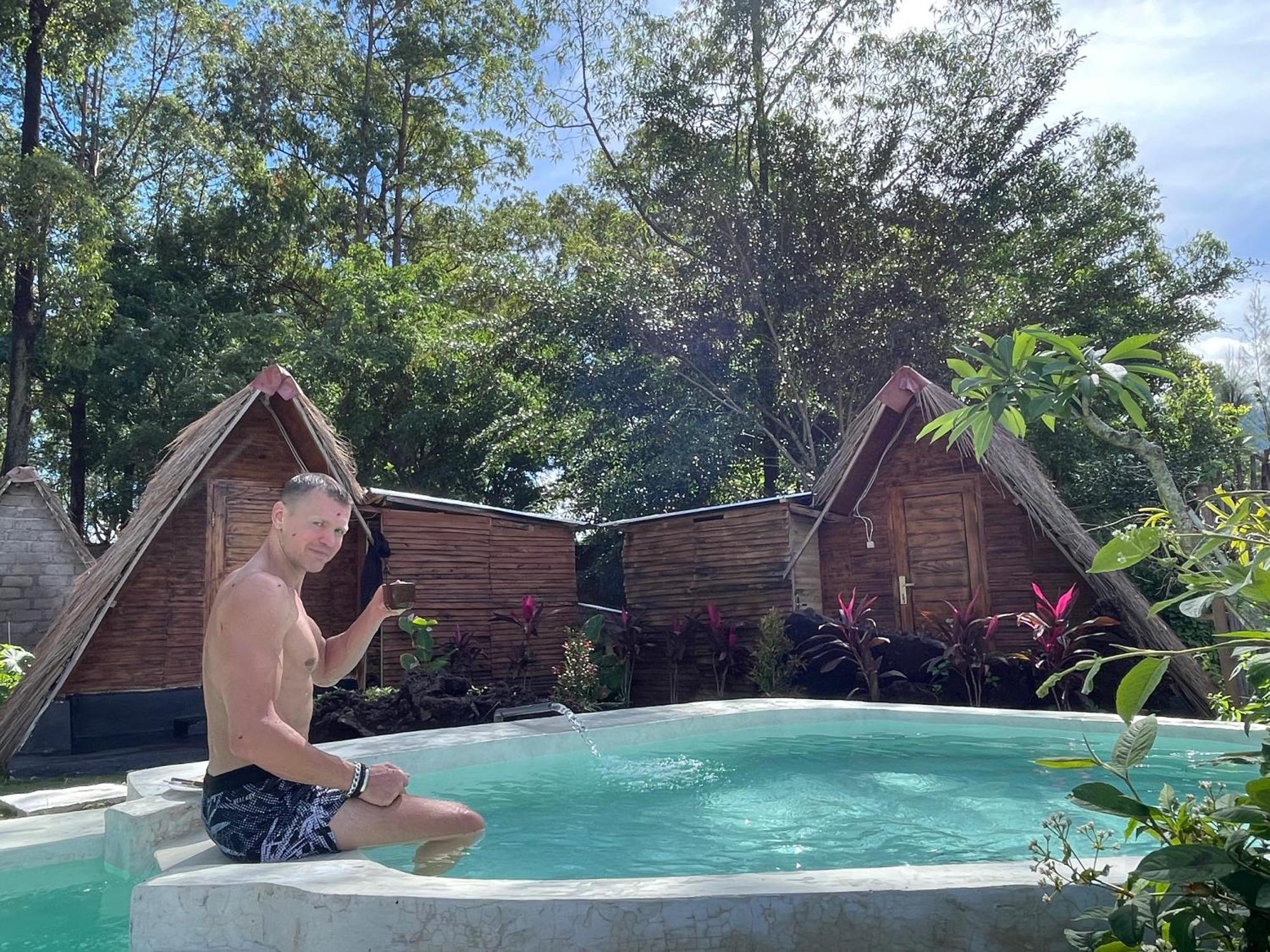 Triangular House And Hot Spring Hotell Kubupenlokan Exteriör bild