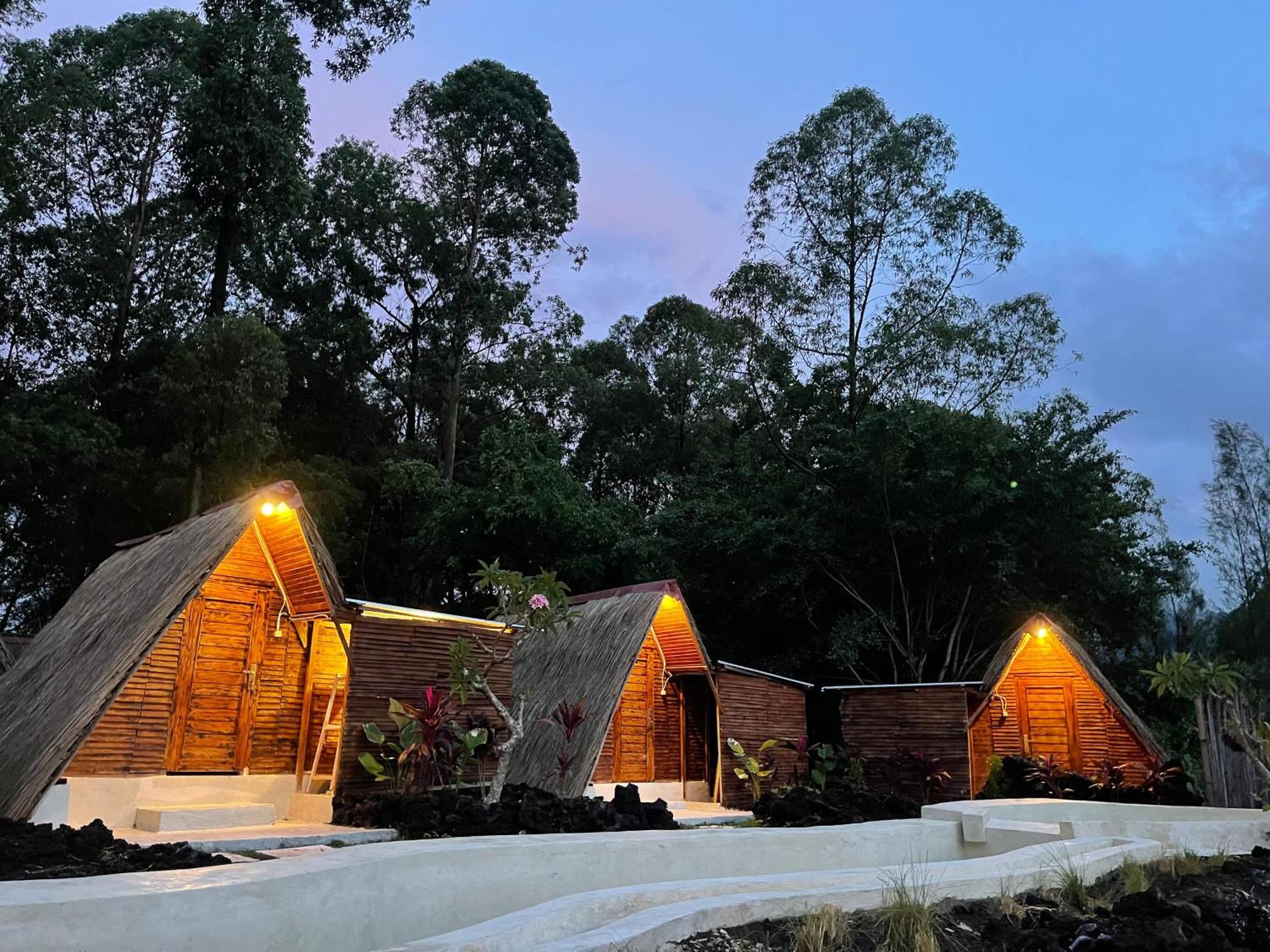 Triangular House And Hot Spring Hotell Kubupenlokan Exteriör bild