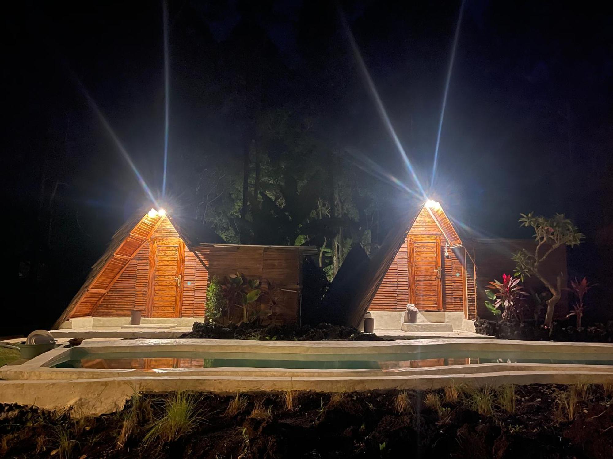 Triangular House And Hot Spring Hotell Kubupenlokan Exteriör bild