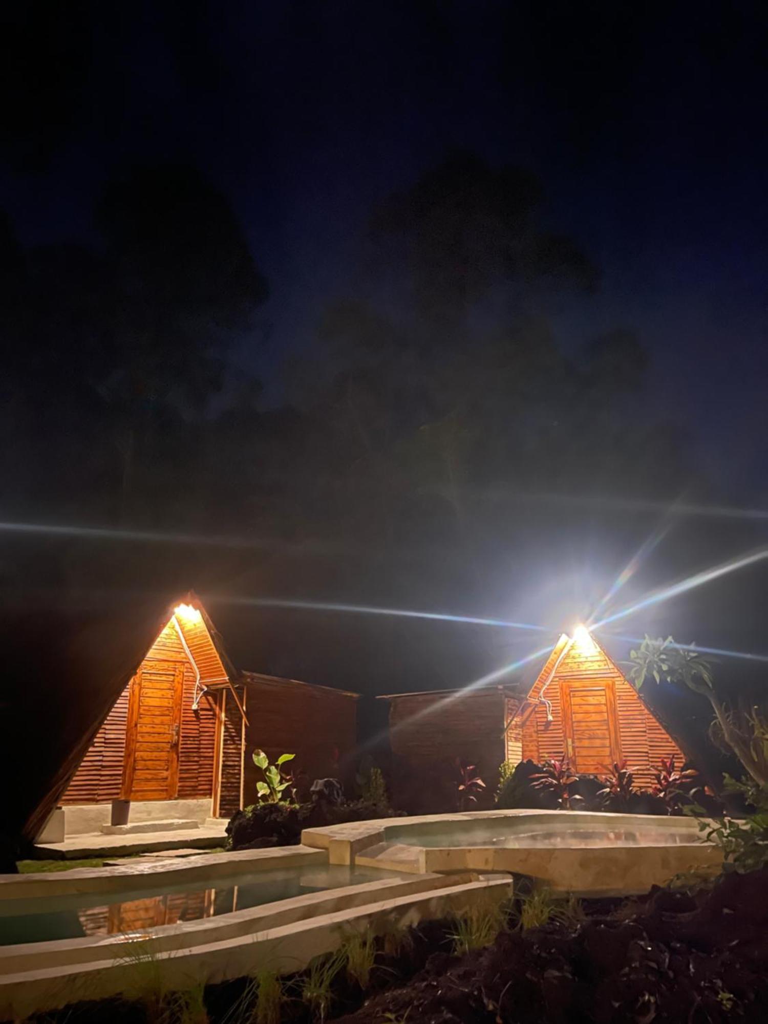 Triangular House And Hot Spring Hotell Kubupenlokan Exteriör bild